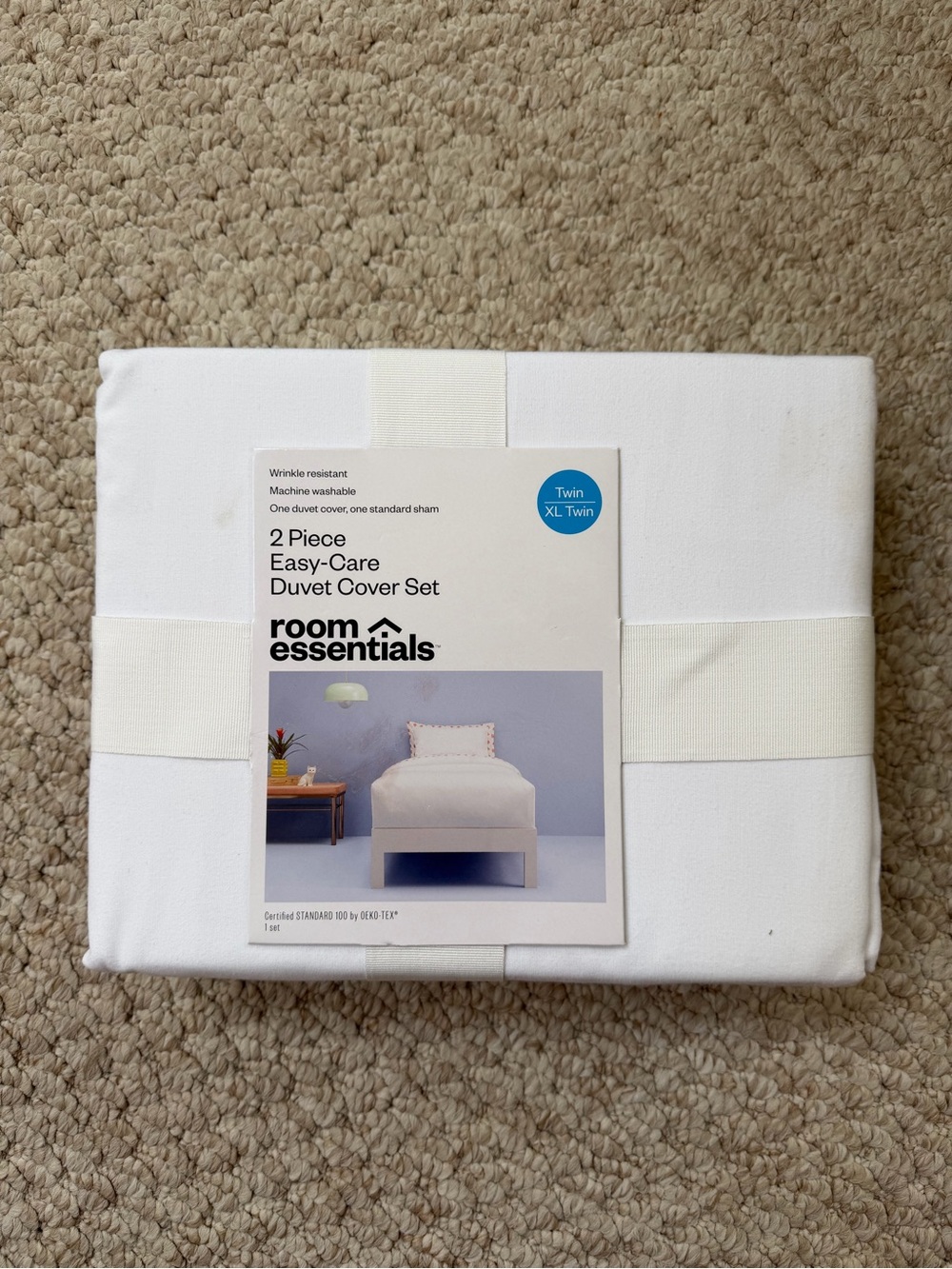 NWT room essentials 2pc white twin/XL twin duvet cover set
